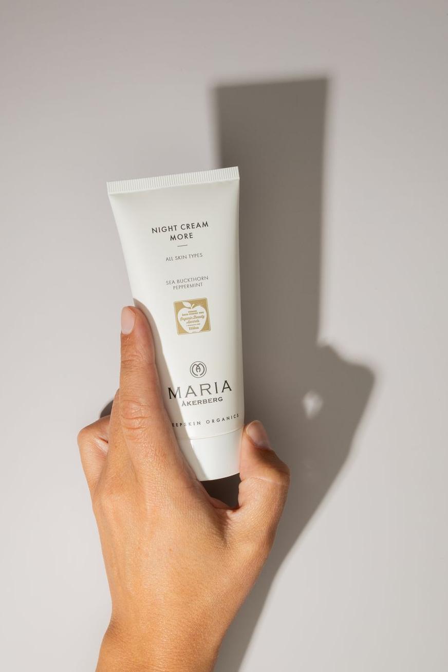 Night Cream More – nattkräm som återfuktar och stärker hudens kollagen och spänst